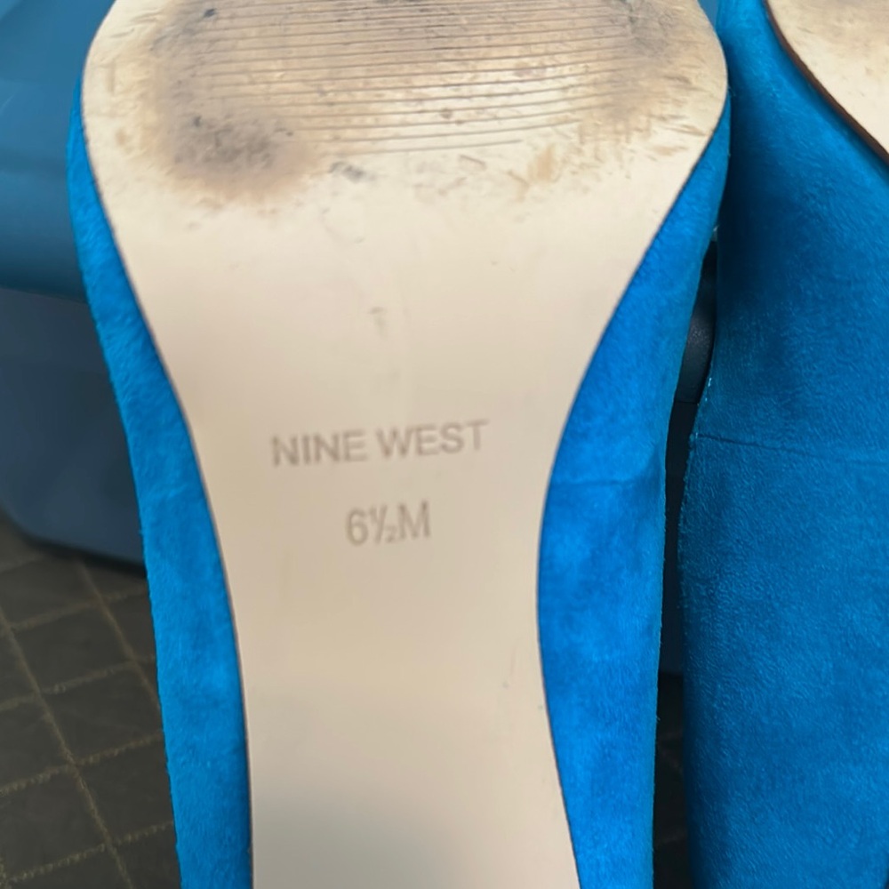 Nine West Women's Blue Suede Heels - Picture 4 of 11